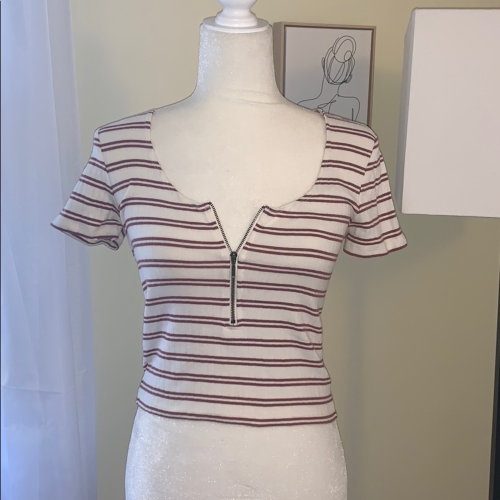 Zippered tee with stripes